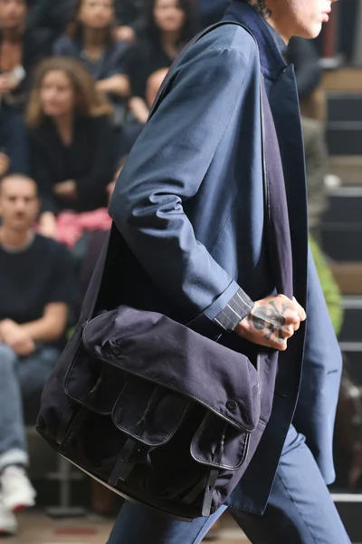 Look 7